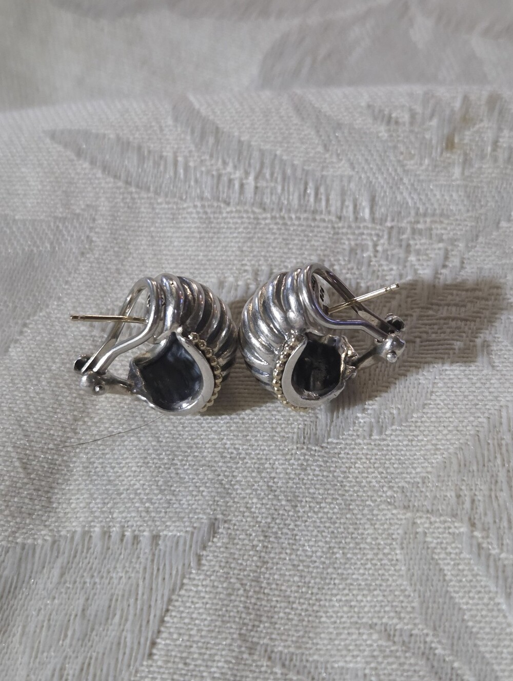 LAGOS Vintage Caviar Fluted Shrimp Earrings with Omega Backs, SS & 18k - Picture 4 of 13